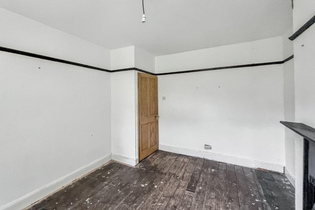 20 Beauchamp Road, Upper Norwood, London, SE19 3DE 3