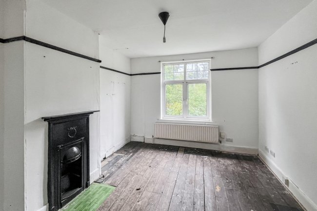 20 Beauchamp Road, Upper Norwood, London, SE19 3DE 3