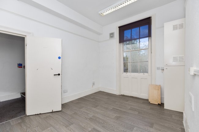 135 Junction Road, Archway, London, N19 5PX 9