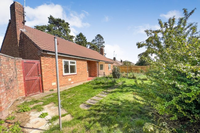 102a Oaklands, Chippenham, Wiltshire, SN15 1RH 4