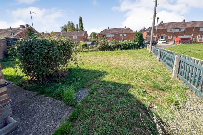 102a Oaklands, Chippenham, Wiltshire, SN15 1RH 4