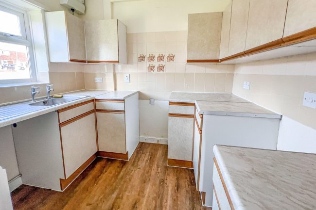 102a Oaklands, Chippenham, Wiltshire, SN15 1RH 4