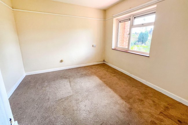 102a Oaklands, Chippenham, Wiltshire, SN15 1RH 4