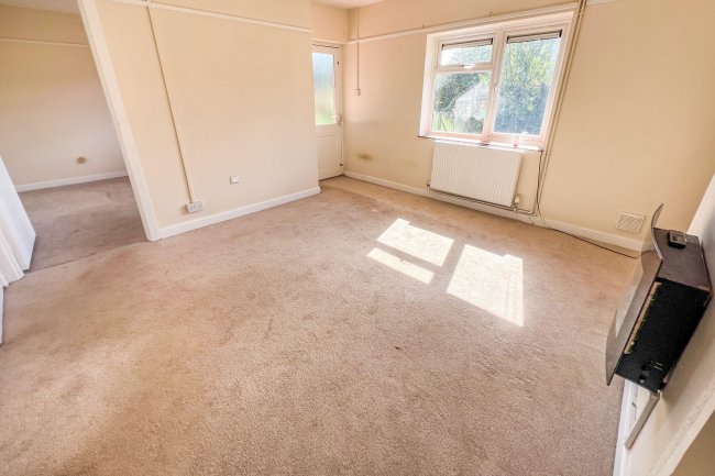 102a Oaklands, Chippenham, Wiltshire, SN15 1RH 4