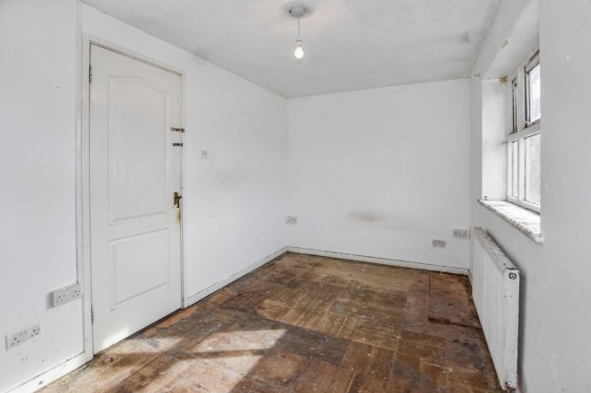 17 Cranberry Lane, Canning Town, London, E16 4PD 9