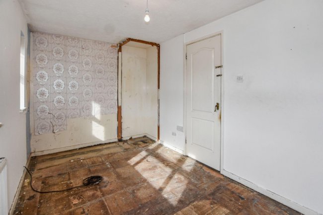 17 Cranberry Lane, Canning Town, London, E16 4PD 9