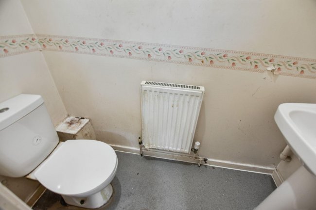 17 Cranberry Lane, Canning Town, London, E16 4PD 9