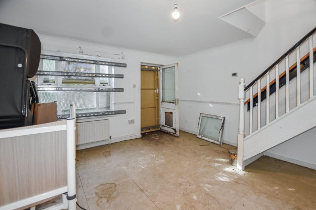 17 Cranberry Lane, Canning Town, London, E16 4PD 9