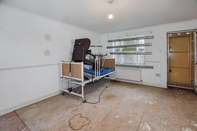 17 Cranberry Lane, Canning Town, London, E16 4PD 9