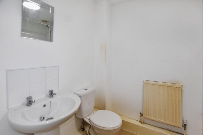 17 Cranberry Lane, Canning Town, London, E16 4PD 9