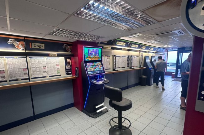 10/10A Station Road, Colwyn Bay, Clwyd, LL29 8BU 4