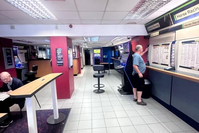 10/10A Station Road, Colwyn Bay, Clwyd, LL29 8BU 4