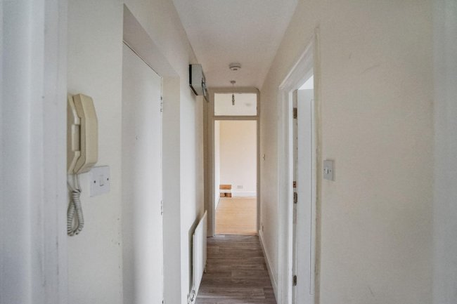 Flat C, 57 Queens Road, Tunbridge Wells, Kent TN4 9NA 9