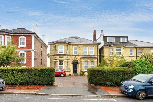 Flat C, 57 Queens Road, Tunbridge Wells, Kent TN4 9NA 9