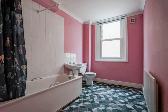 Flat C, 57 Queens Road, Tunbridge Wells, Kent TN4 9NA 9