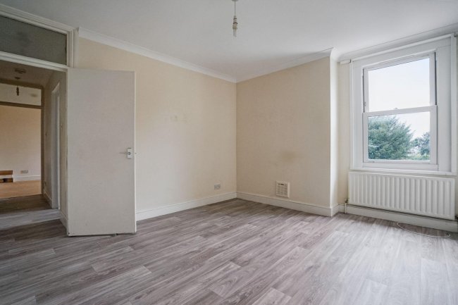 Flat C, 57 Queens Road, Tunbridge Wells, Kent TN4 9NA 9