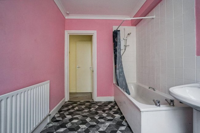 Flat C, 57 Queens Road, Tunbridge Wells, Kent TN4 9NA 9