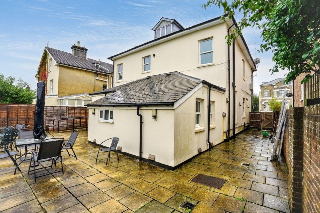 Flat C, 57 Queens Road, Tunbridge Wells, Kent TN4 9NA 9