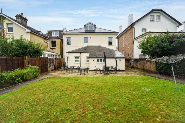 Flat C, 57 Queens Road, Tunbridge Wells, Kent TN4 9NA 9