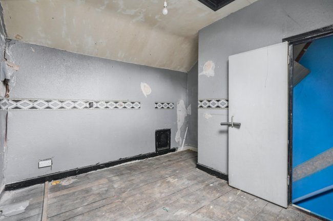 38 Thurman Street, Radford, Nottingham NG7 5AU 7