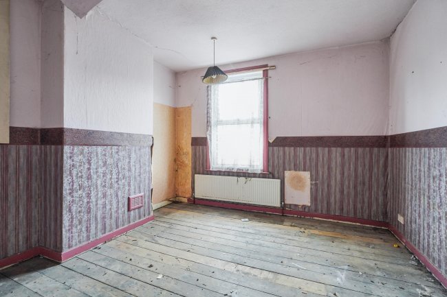 38 Thurman Street, Radford, Nottingham NG7 5AU 7