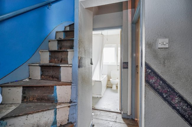 38 Thurman Street, Radford, Nottingham NG7 5AU 7