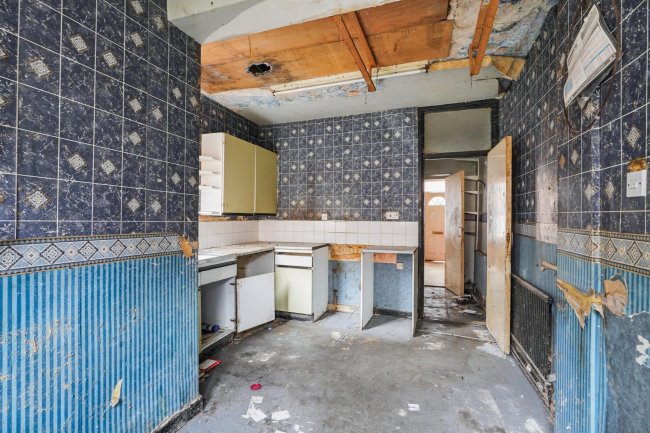 38 Thurman Street, Radford, Nottingham NG7 5AU 7