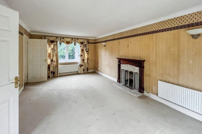 1 Deacon Place, Caterham, Surrey, CR3 5FN 9