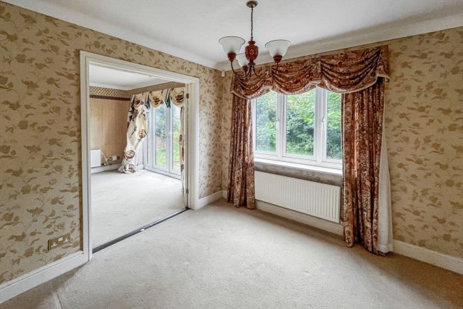 1 Deacon Place, Caterham, Surrey, CR3 5FN 9