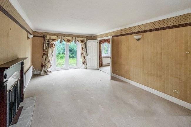 1 Deacon Place, Caterham, Surrey, CR3 5FN 9