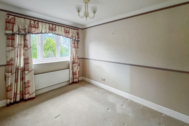 1 Deacon Place, Caterham, Surrey, CR3 5FN 9