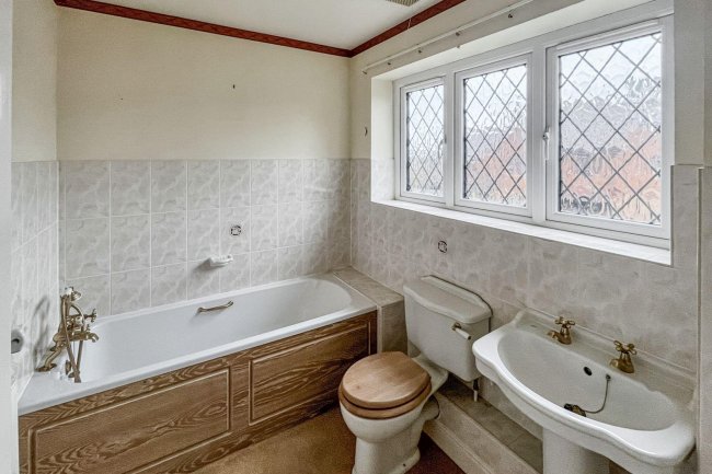 1 Deacon Place, Caterham, Surrey, CR3 5FN 9