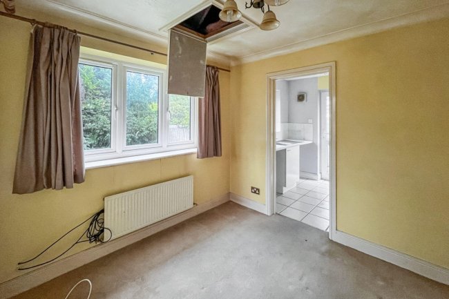 1 Deacon Place, Caterham, Surrey, CR3 5FN 9