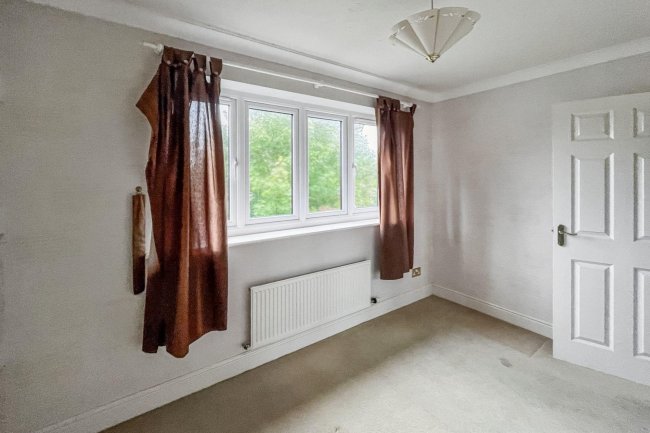 1 Deacon Place, Caterham, Surrey, CR3 5FN 9