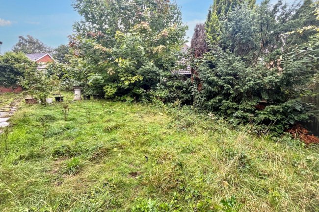 1 Deacon Place, Caterham, Surrey, CR3 5FN 9