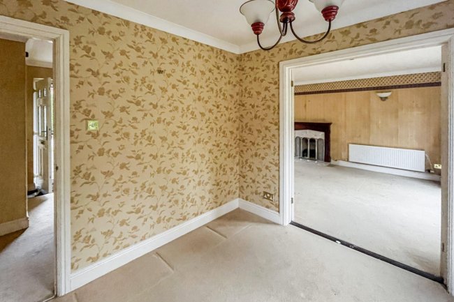 1 Deacon Place, Caterham, Surrey, CR3 5FN 9