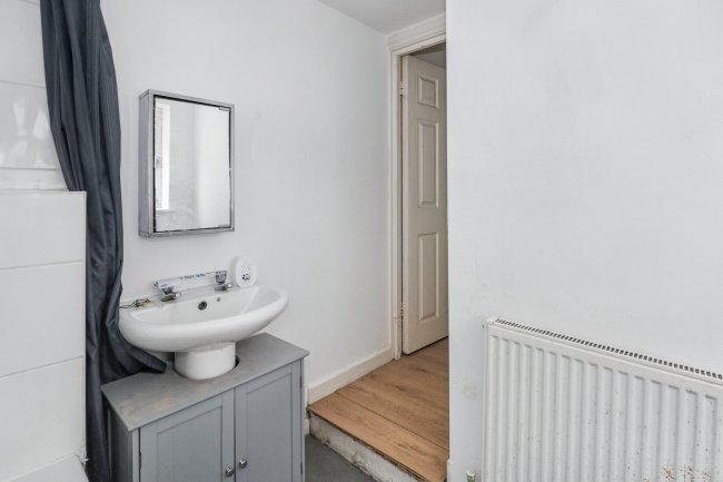 6a Hereward House, Gordon Road, Cliftonville CT9 2DN 6