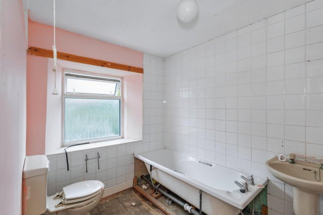 55 Oxford Street, Daventry, NN11 4AD 6