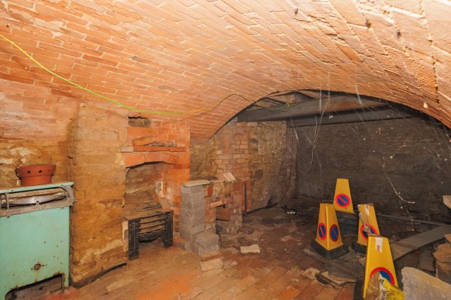 55 Oxford Street, Daventry, NN11 4AD 6