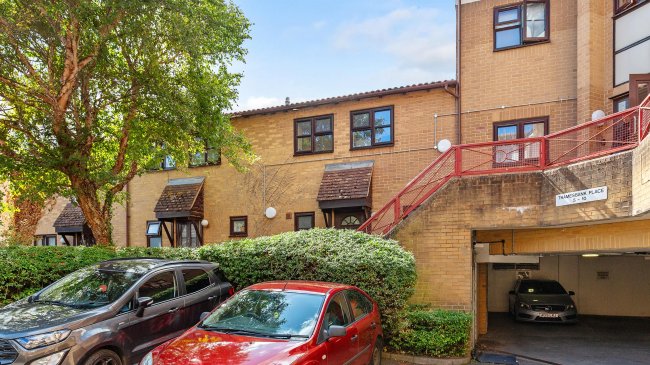 4 Thamesbank Place, Thamesmead, London, SE28 8PR 5