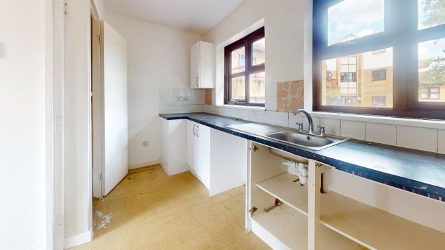 4 Thamesbank Place, Thamesmead, London, SE28 8PR 5
