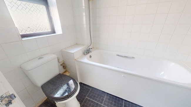 4 Thamesbank Place, Thamesmead, London, SE28 8PR 5