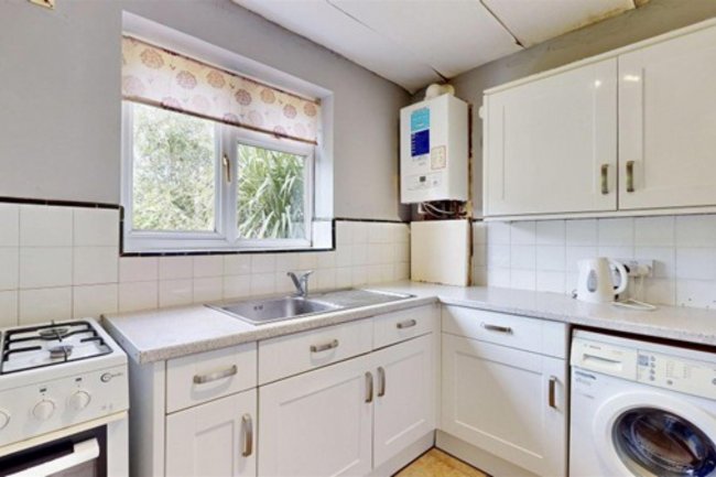 5 Lismore Close, Isleworth, London TW7 6QX 1