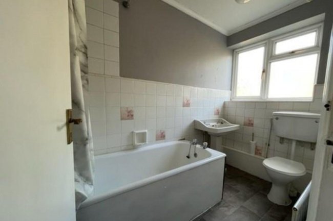 5 Lismore Close, Isleworth, London TW7 6QX 1