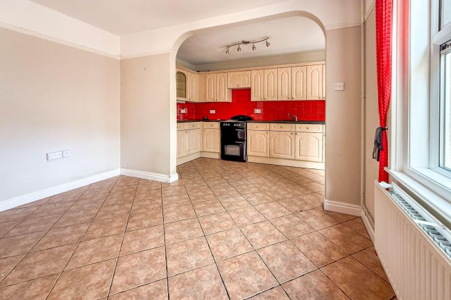 126 Gunville Road, Newport, Isle of Wight, PO30 5LH 3