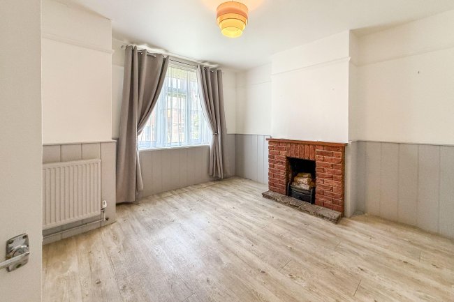 126 Gunville Road, Newport, Isle of Wight, PO30 5LH 3