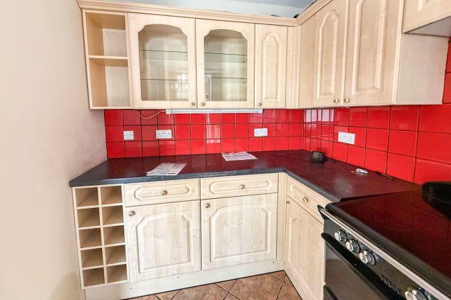 126 Gunville Road, Newport, Isle of Wight, PO30 5LH 3