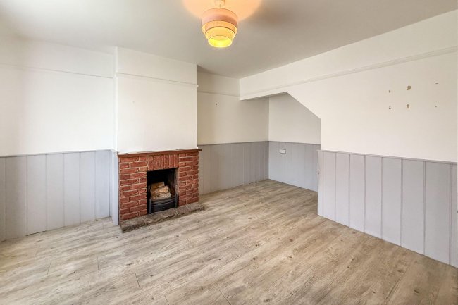 126 Gunville Road, Newport, Isle of Wight, PO30 5LH 3