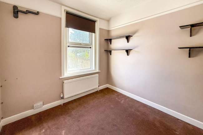 126 Gunville Road, Newport, Isle of Wight, PO30 5LH 3