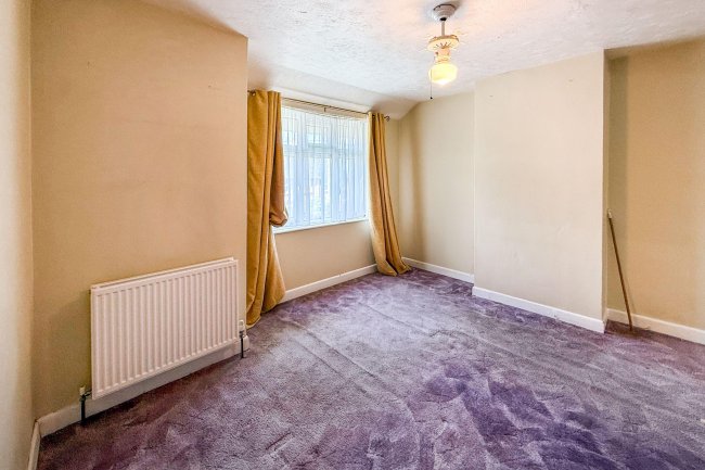 126 Gunville Road, Newport, Isle of Wight, PO30 5LH 3